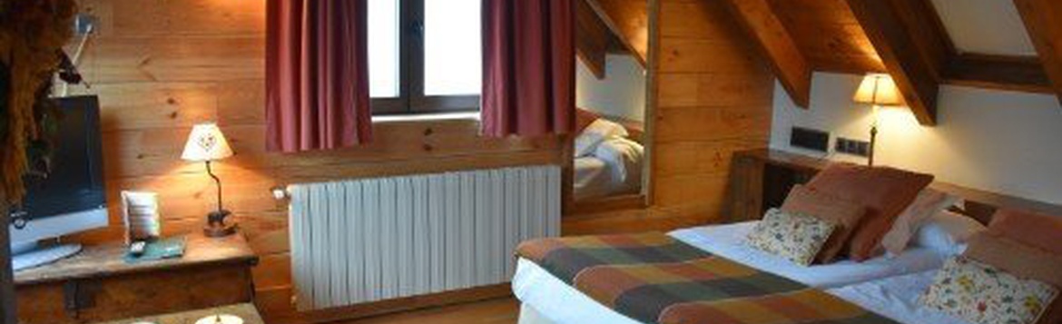 None HABITACIÓN TRIPLE Hotel Chalet Val de Ruda