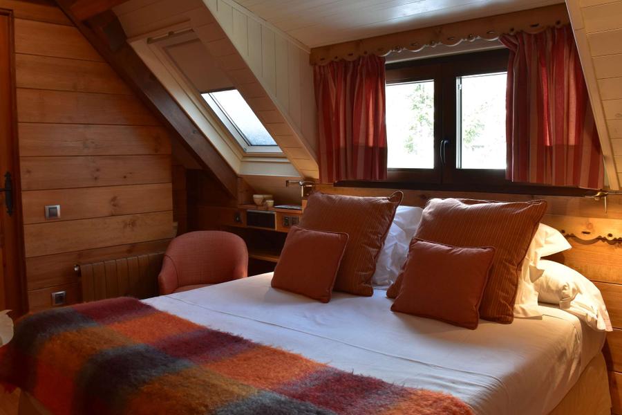 Habitación Doble Abuhardillada Habitación Doble Abuhardillada 2 Hotel Val de Ruda España